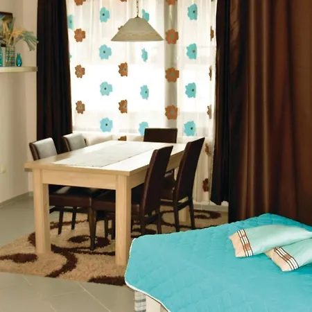 One-bedroom Holiday In *